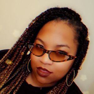 Meet your Posher, Denitra
